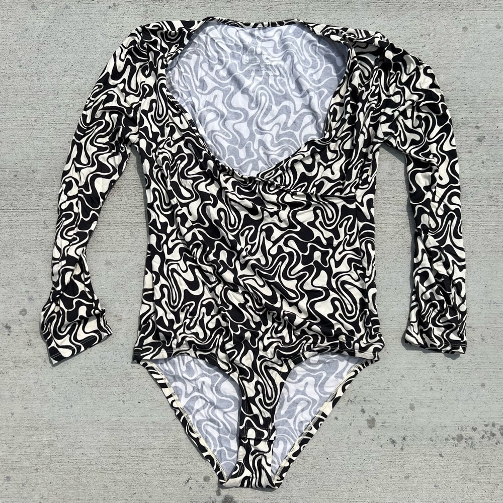 Storq Bodysuit Womens 3 Black Cream Abstract V Neck Maternity Long Sleeve Modal